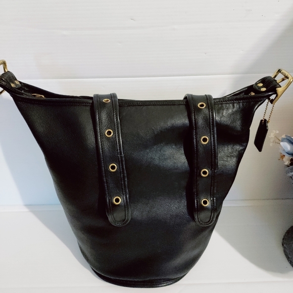 Coach Handbags - Vintage Coach XL Duffle Sac black Bucket Bag 9085